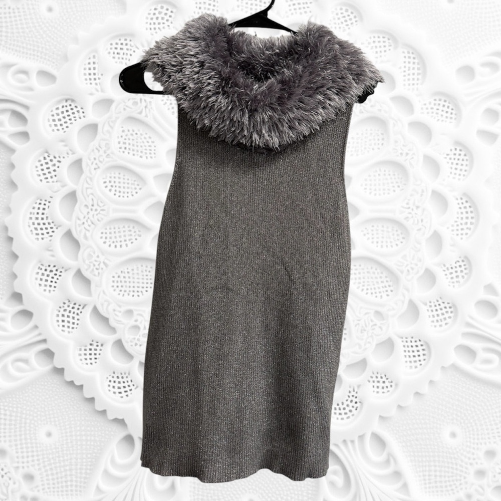 Sleeveless Gray Knit Sleeveless Sweater Tank with Faux Fur Collar size XL
